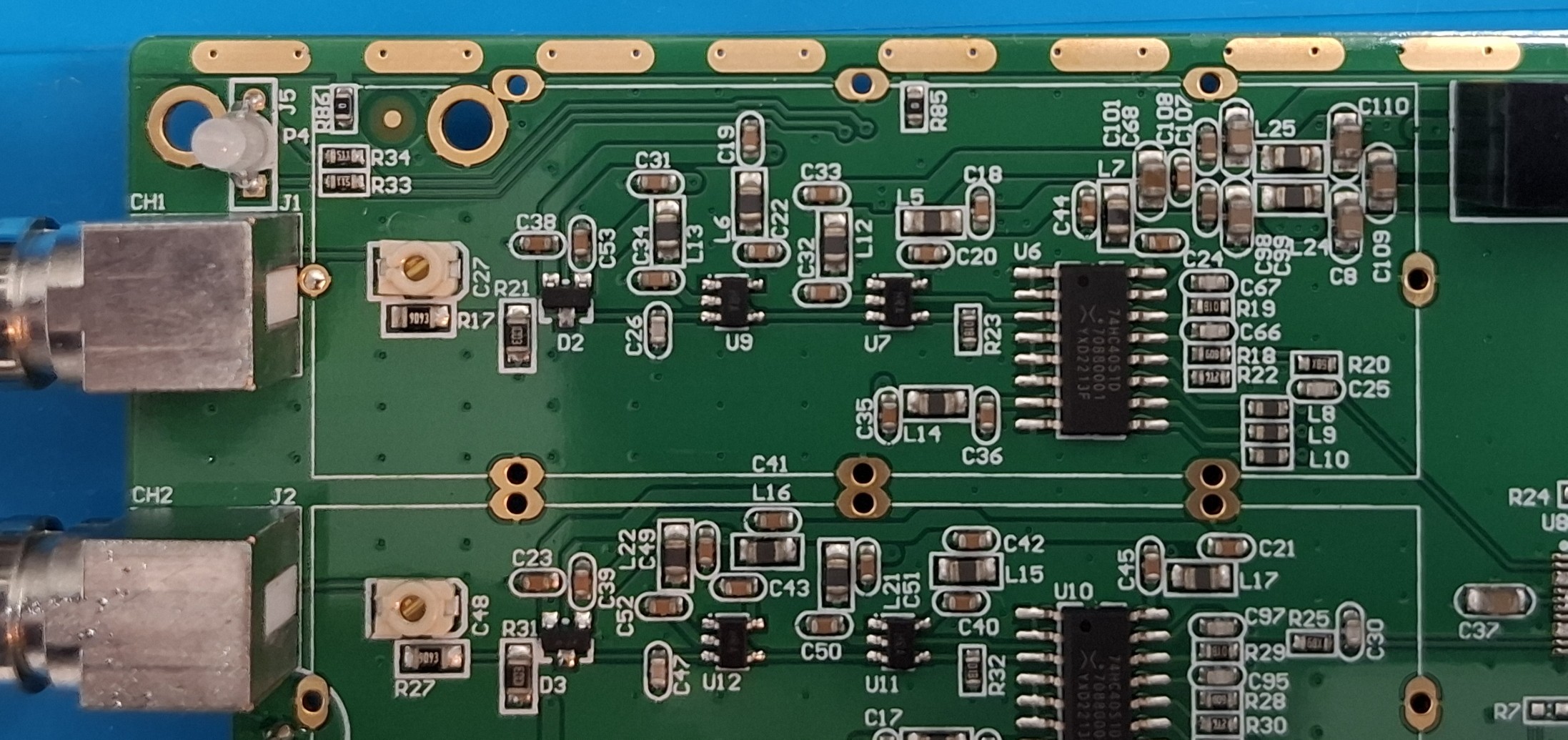 Input circuit. 1 MΩ input with 10:1 divider, clamping diode, buffer amplifier and variable gain amplifier with feedback MUX